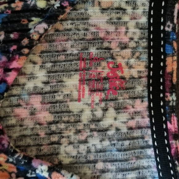 Justice (teen) floral top- size large. - Picture 6 of 7